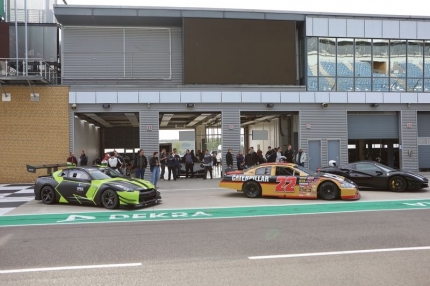 Ein rasanter Oktober- mit Weberschiffchenrennen auf dem Lausitzring 