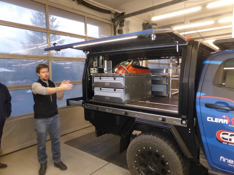 Pickup mit Absetzbox 