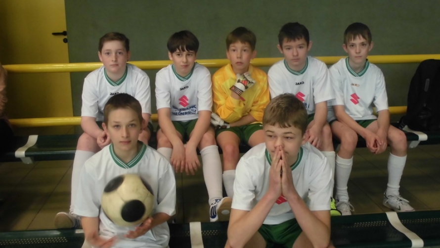 Fußballpokal verteidigt